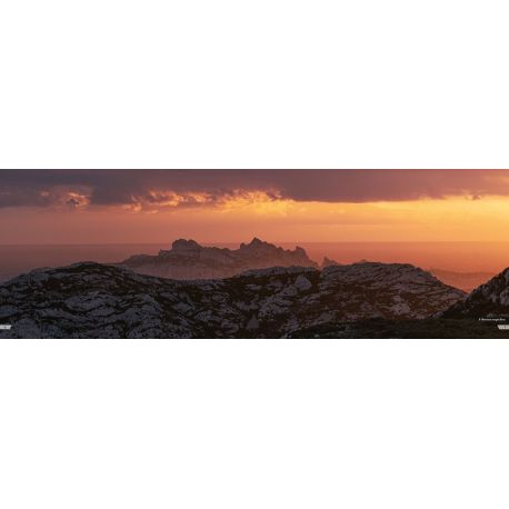 LES CALANQUES - EN LETTRES & EN IMAGES