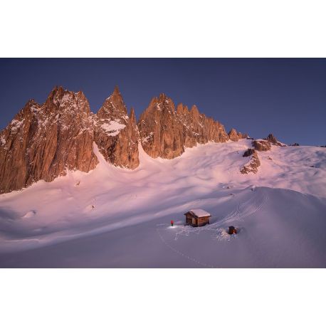 CABANES PERCHÉES  REFUGES ALPINS NON GARDÉS  VOLUME 2 : EST  DU MONT-BLANC AUX DOLOMITES