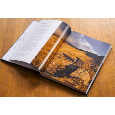 CABANES PERCHÉES  REFUGES ALPINS NON GARDÉS  VOLUME 2 : EST  DU MONT-BLANC AUX DOLOMITES